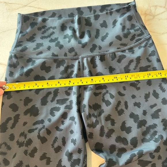 Allfenix Anthropologie Grey / Black Leo Leopard Leggings Women’s size Medium​​ - Picture 10 of 15
